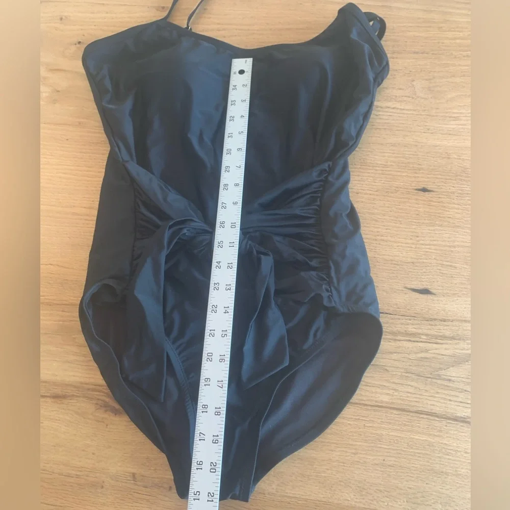 Carole Hochman Flattering Sash One‎ Piece Black Swimsuit Women’s XL Preloved